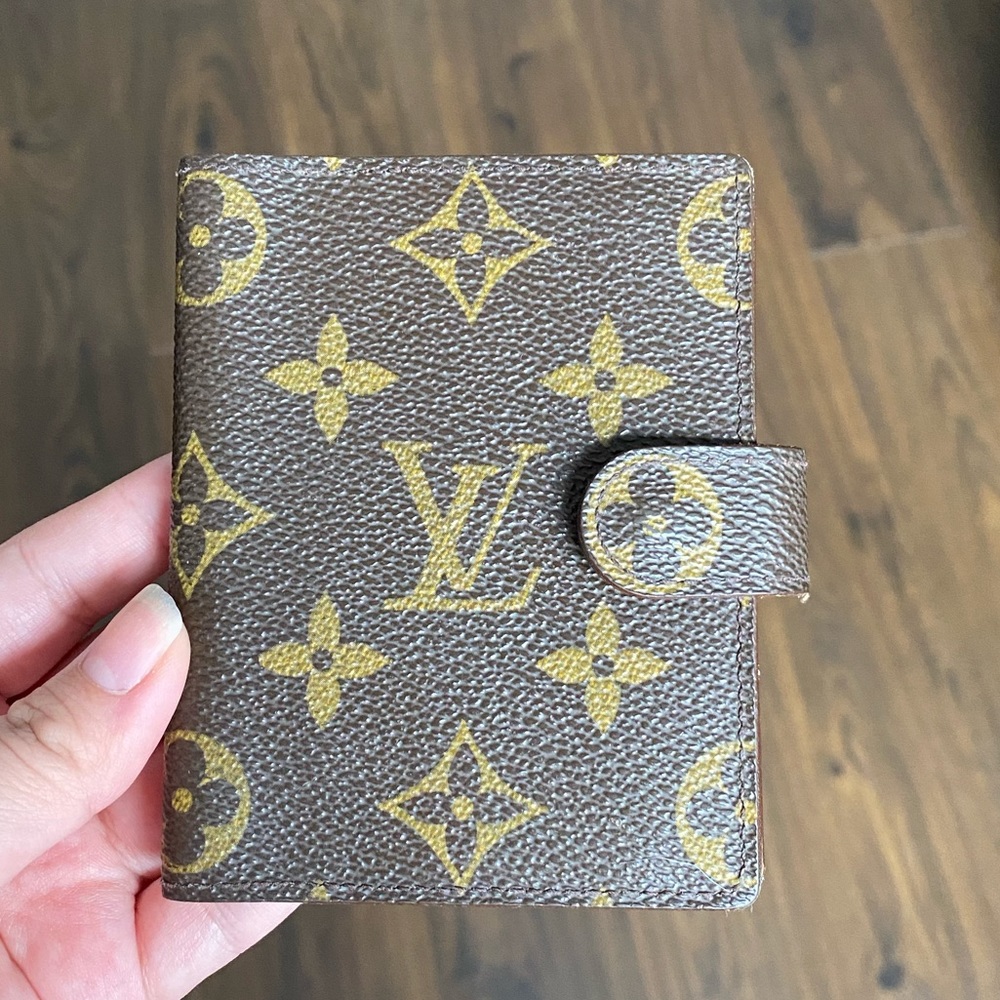 ✨AUTHENTIC✨ Louis Vuitton Card Holder